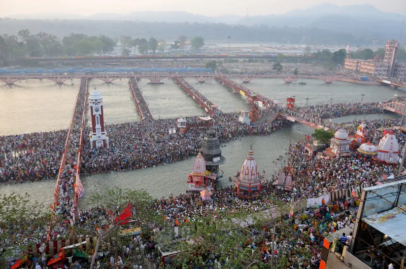 Pilgrims at the Shahi Snan, Har Ki Pauri